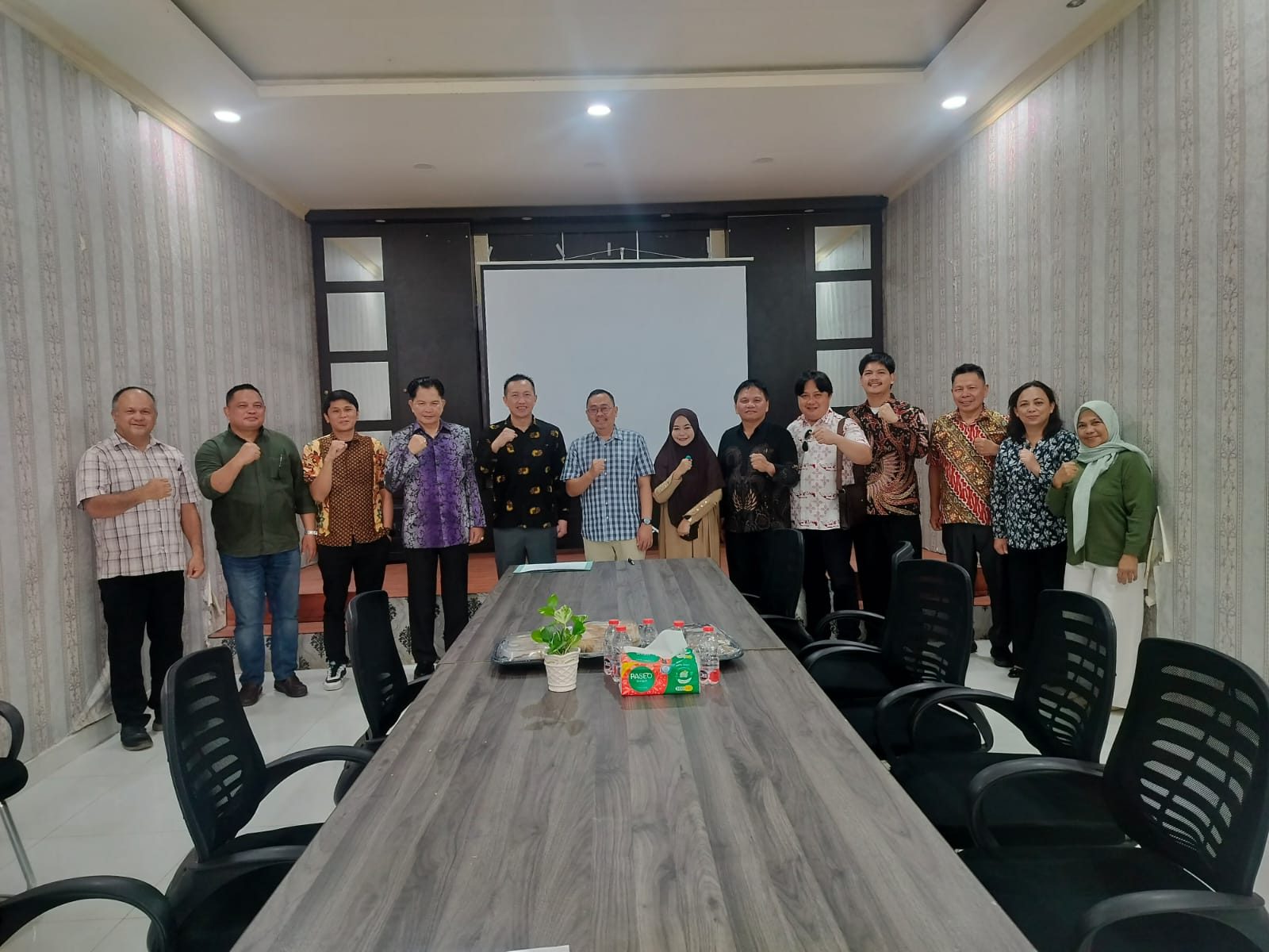 BPKD Kota Kotamobagu Terima Kunjungan Komisi II DPRD Kota Tomohon Bahas Optimalisasi PAD